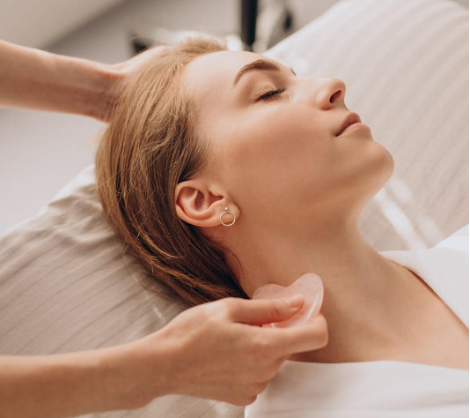 A guest resting during a neck and shoulder treatment